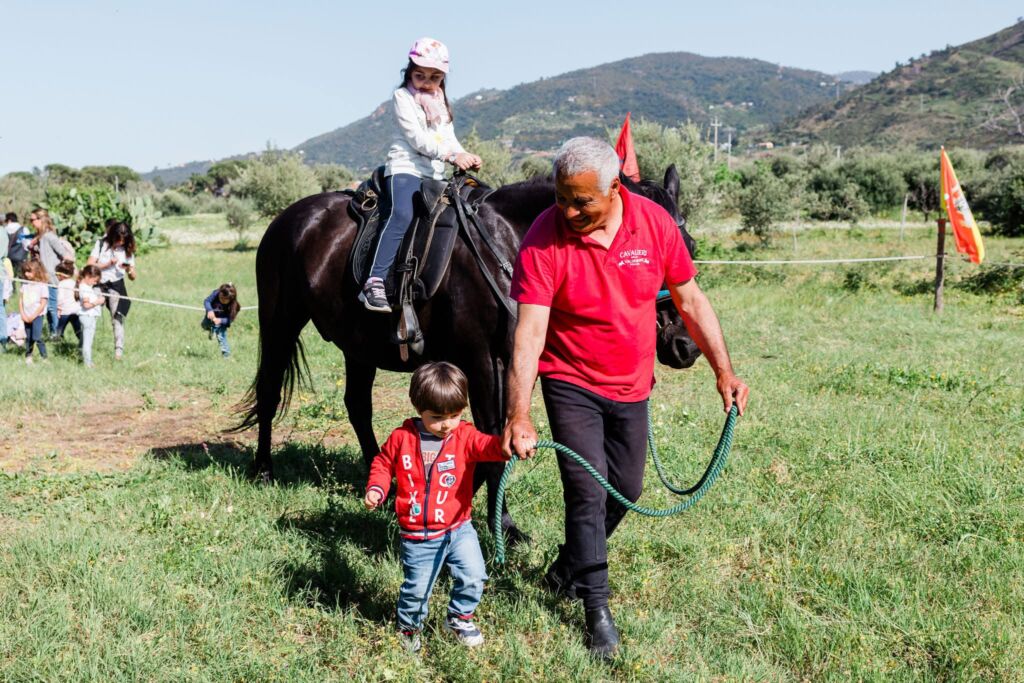 Tenuta del Castello Bordonaro, “La Tenuta Bordonaro apre le porte”, prove a cavallo per grandi e piccini all’interno del parco della tenuta comunale (“Battesimo della Sella e Caval Giocare”, a cura dell’Associazione Cavalieri della Valdemone - Pollina), con degustazione e merenda bimbi;